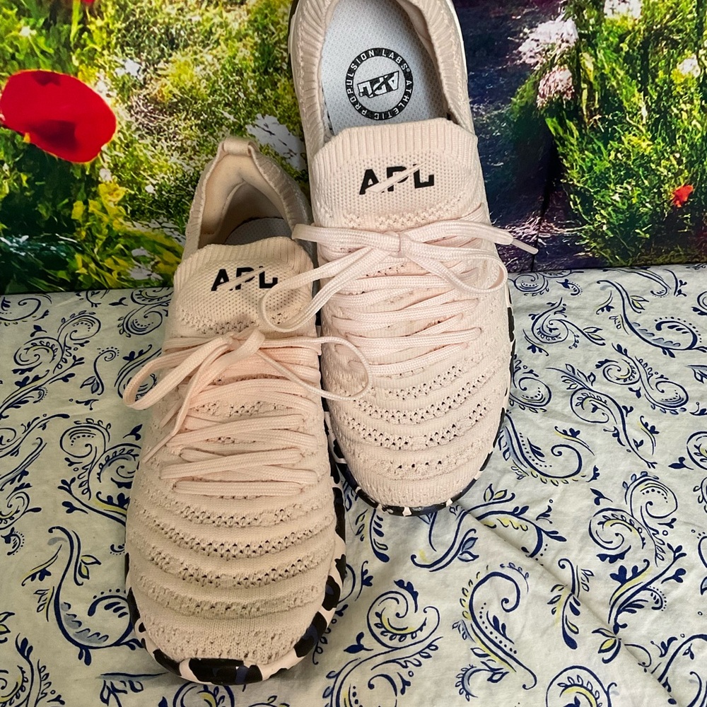 APL Women's Light Pink Sneakers sz 6.5 #1308